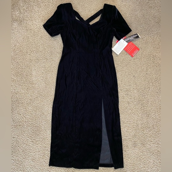 NWT Jessica Howard Petite Long Split Leg Black Velvet Gown - Picture 1 of 7
